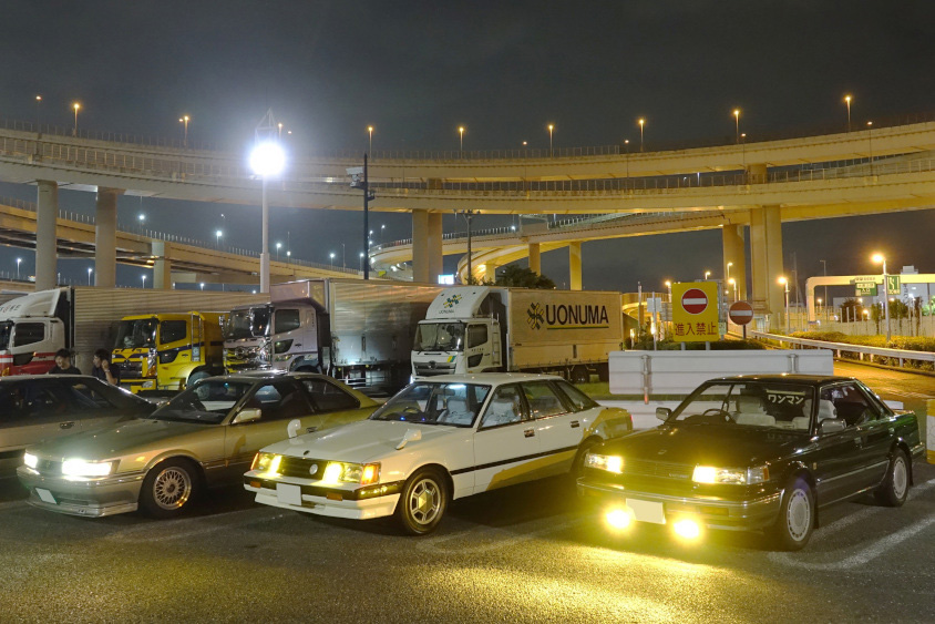 大黒ふ頭に集まる日産・スカイライン