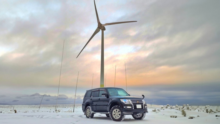 三菱・パジェロ（V93）と雪景色
