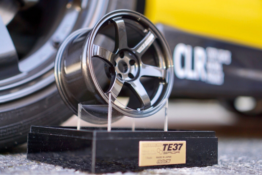 レイズ・TE37のミニチュア