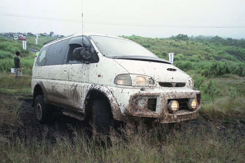 九州支部長のバトンを受け取った青年 気付いた時には三菱 デリカ