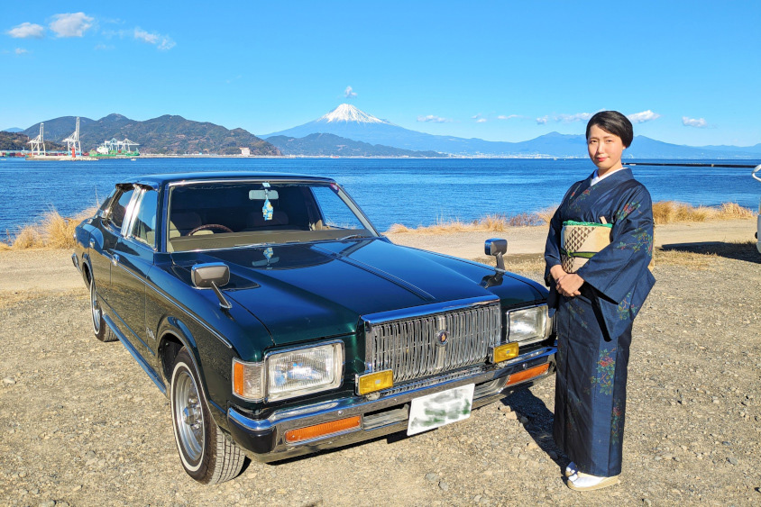 トヨタ・クラウン(MS105)と和装のびーとんさん