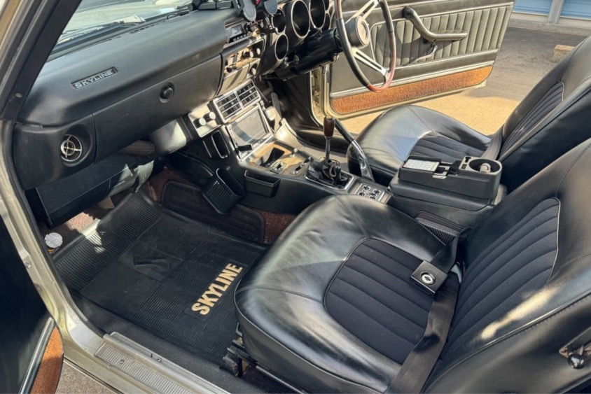 日産・スカイライン(KGC10)「ハコスカ」の完全純正の内装