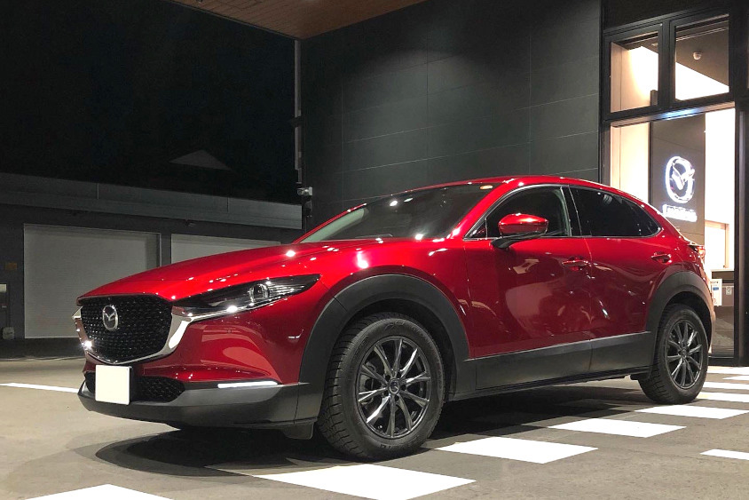 ソウルフルレッドのマツダ・CX-30