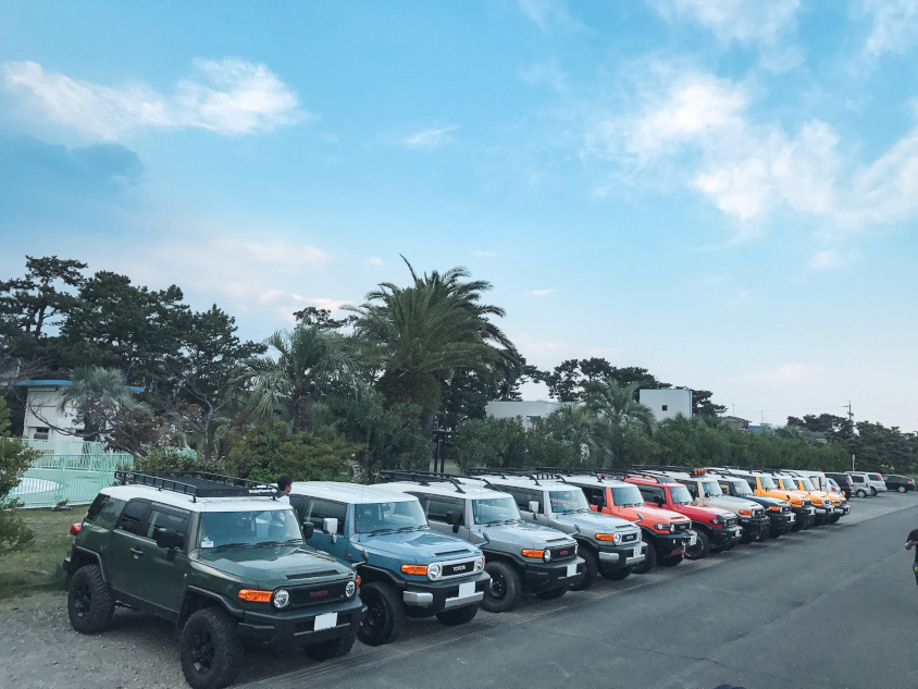 トヨタ・FJクルーザーがずらっと並んだ様子