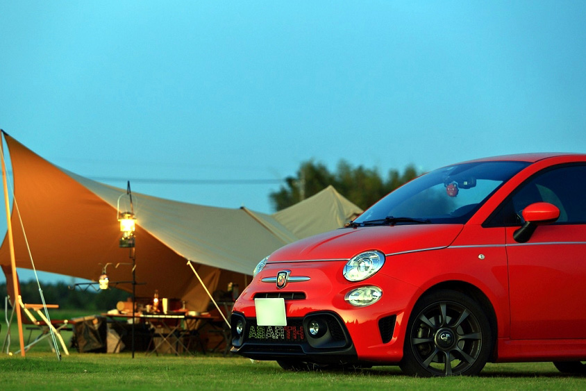 アバルト595でソロキャンプ