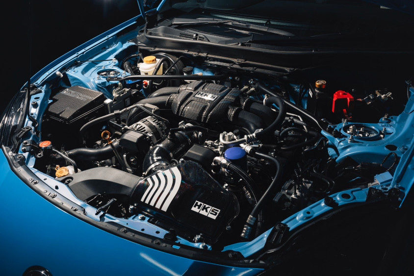 トヨタ GR86 エンジンルーム