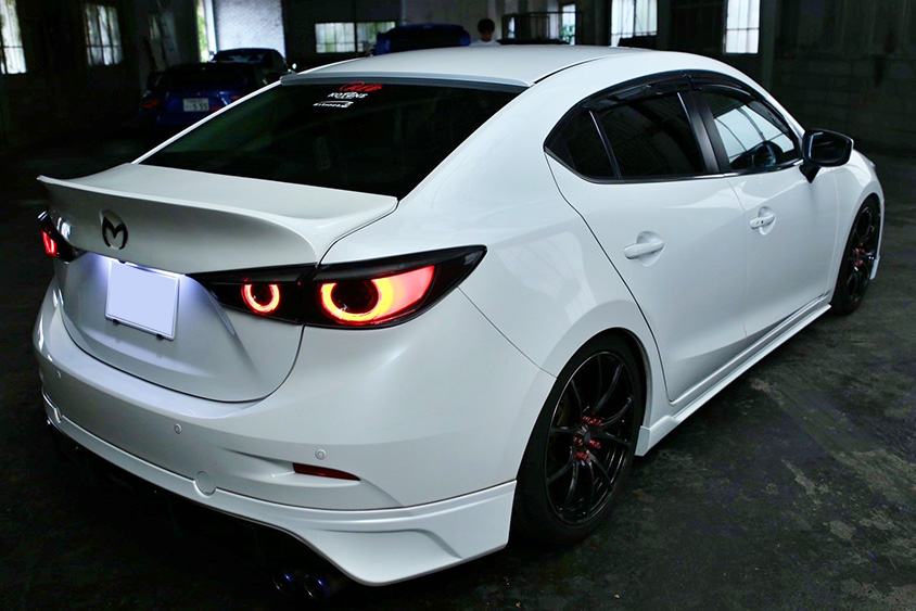 マツダ アクセラセダン