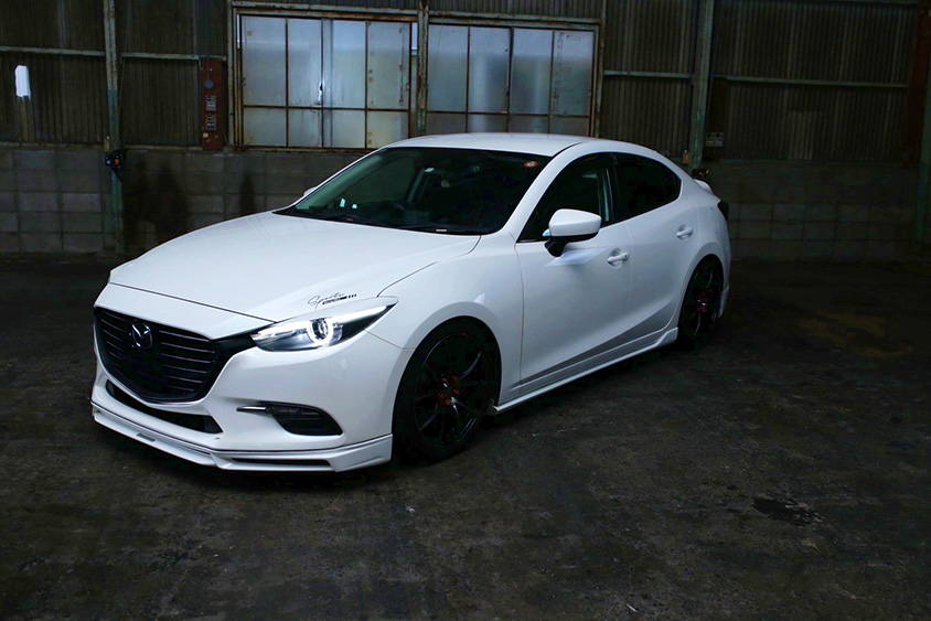 マツダ アクセラセダン