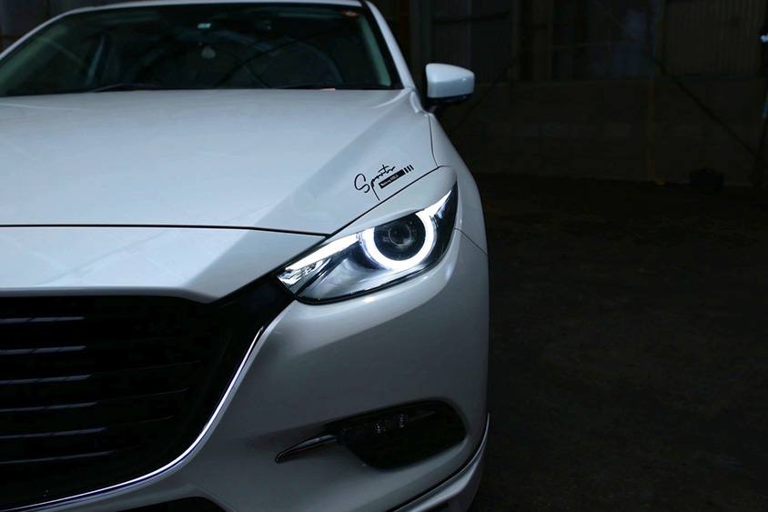 マツダ アクセラセダン