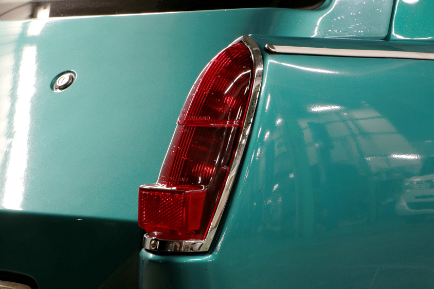 マーチがベースのミヤセ自動車・コペル ボニートのテールランプ