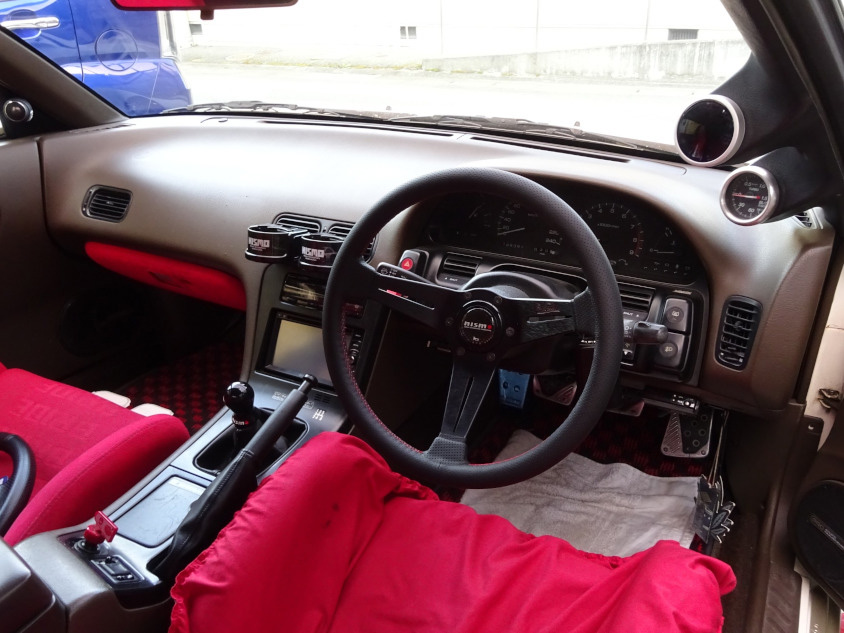 日産・シルビア（S13）の運転席