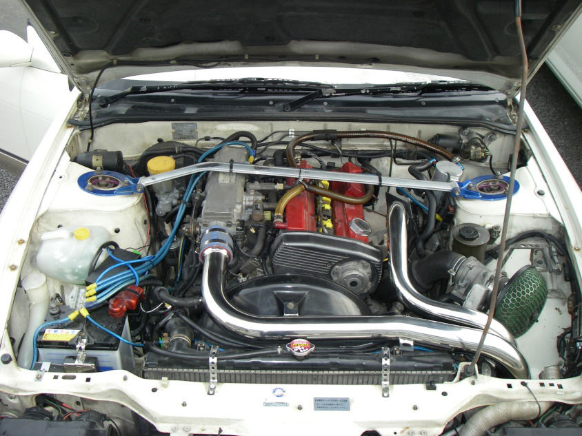 日産・シルビア（S13）のエンジンルーム