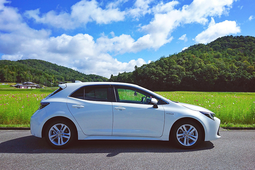 トヨタ カローラスポーツ