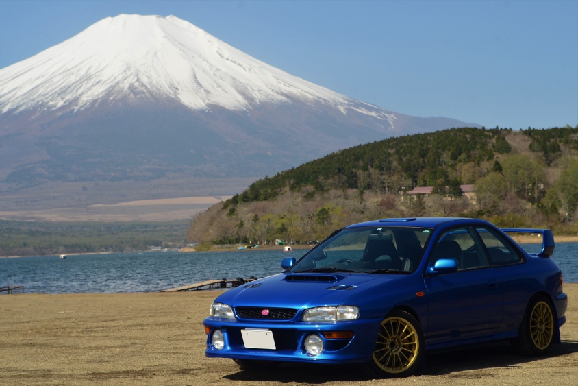 スバル・インプレッサWRXと富士山