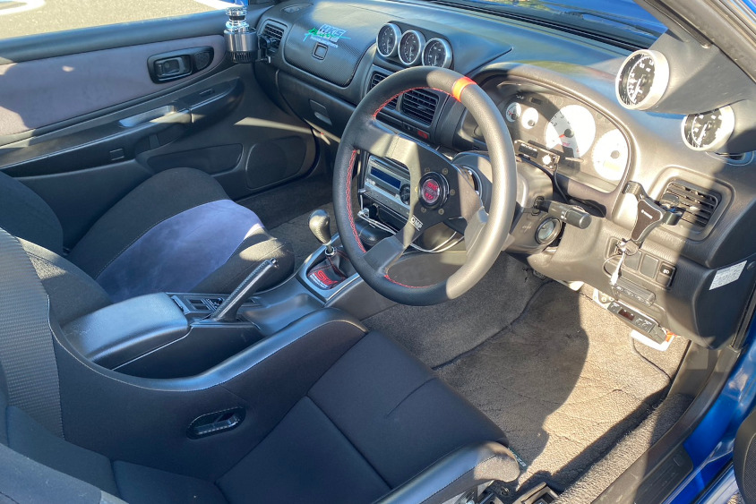 スバル・インプレッサWRXの運転席