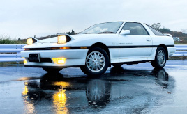 26歳のオーナーがスープラで満喫するカーライフと「憧れの80年代へのタイムスリップ」