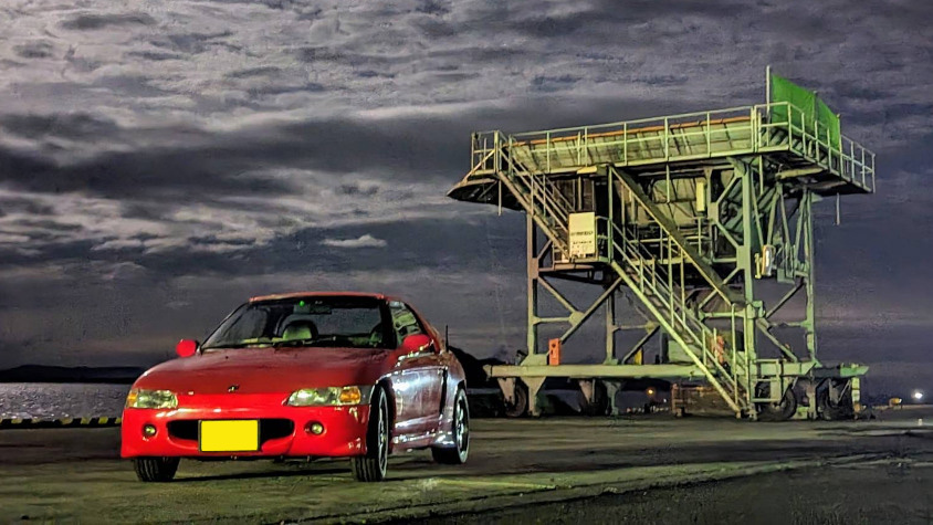 ホンダ・ビートと海の港