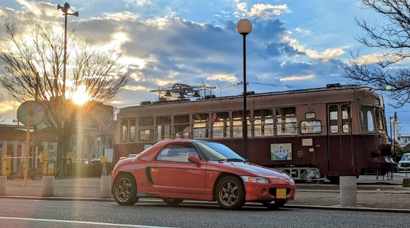 ホンダ・ビートと朝日