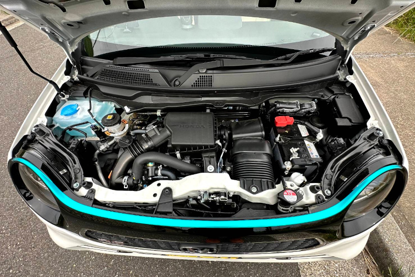 ホンダ・N-ONE RSのエンジンルーム