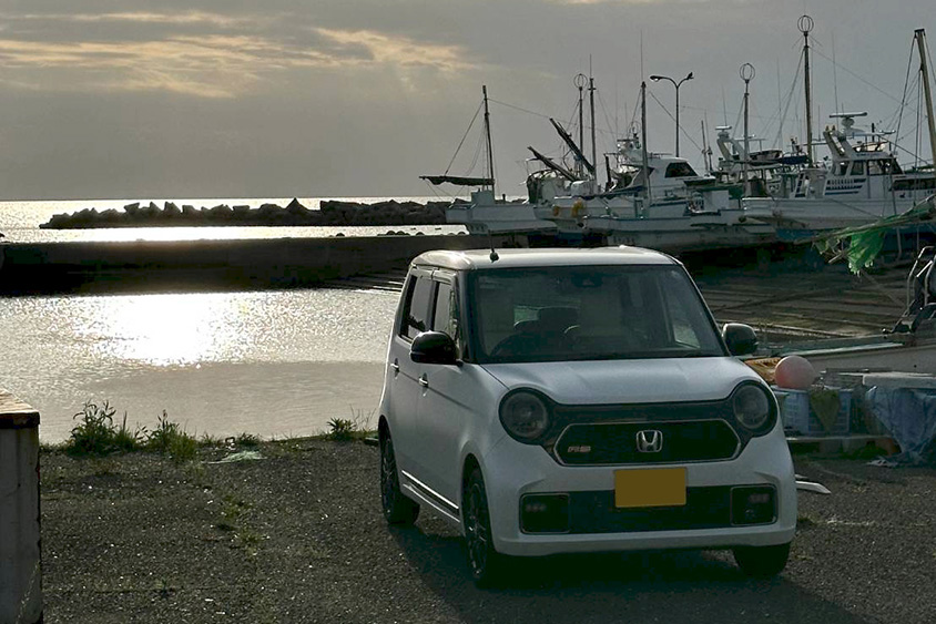 ホンダ・N-ONE RSと夕暮れ