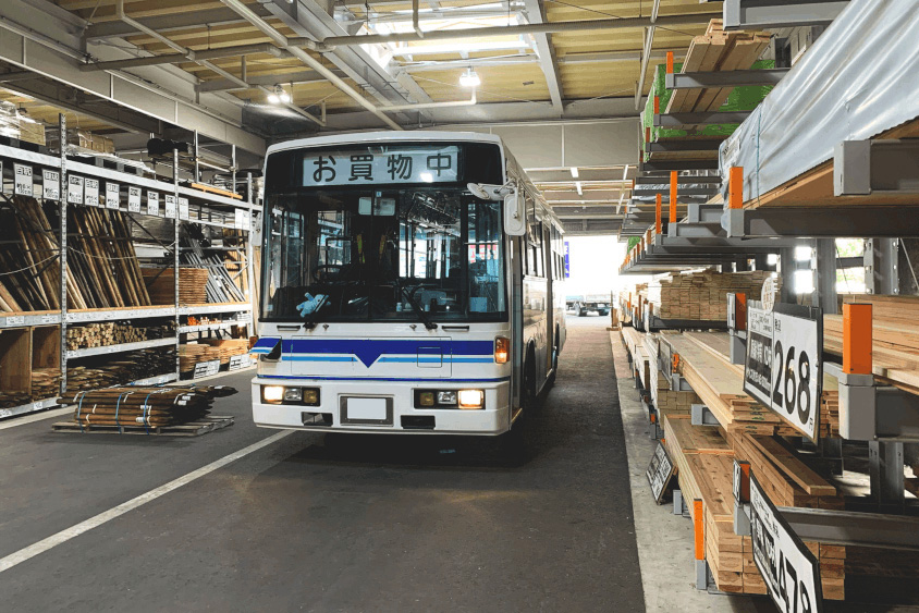 「お買物中」の富士重工業8E（R18型E）バス