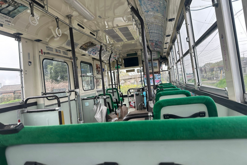 富士重工業8E（R18型E）バスの車内