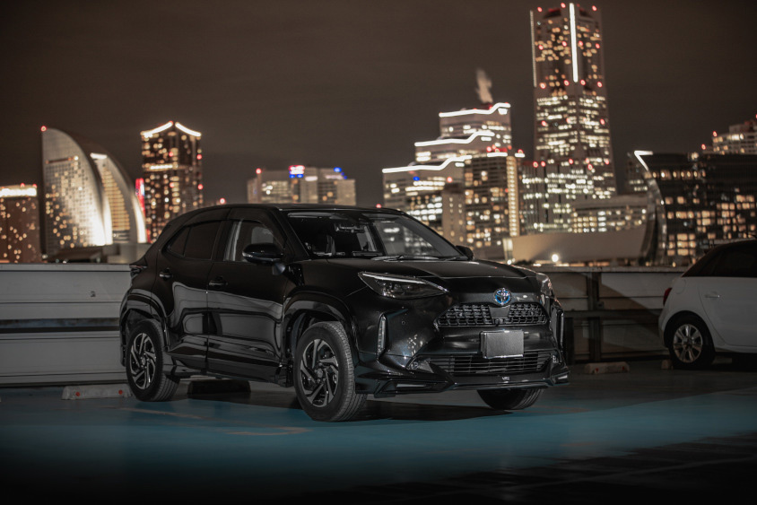 トヨタ・ヤリスクロスとみなとみらいの夜景