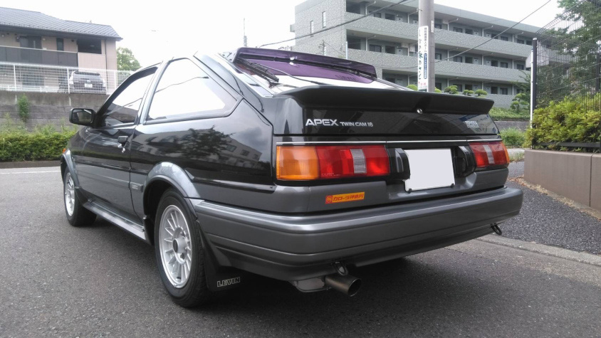 トヨタ・カローラレビンAE86のリア