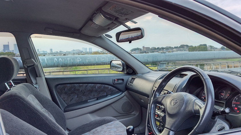 トヨタ・カルディナのインテリア