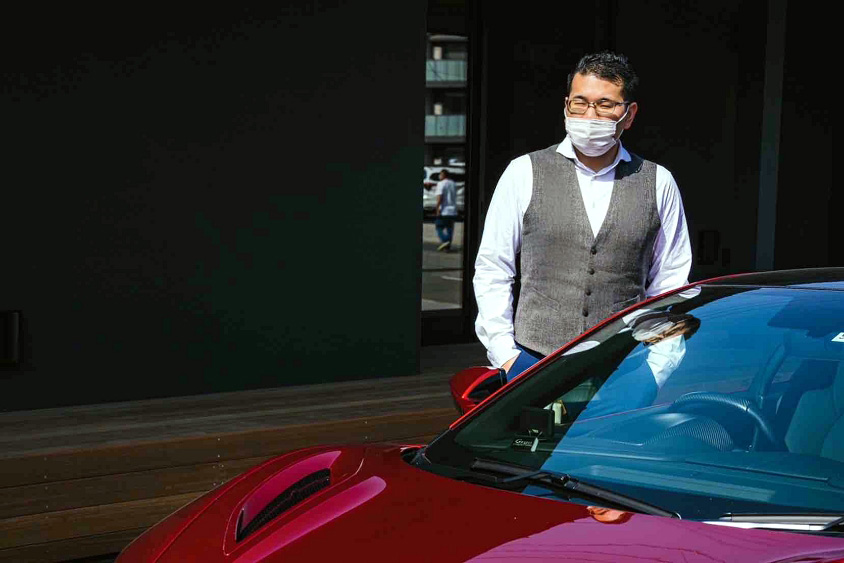 ホンダ・NSXとオーナーのおぎさん