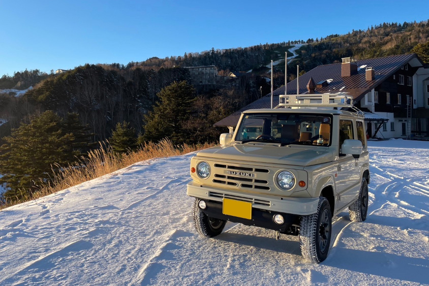 スズキ・ジムニー（JB64）と雪景色