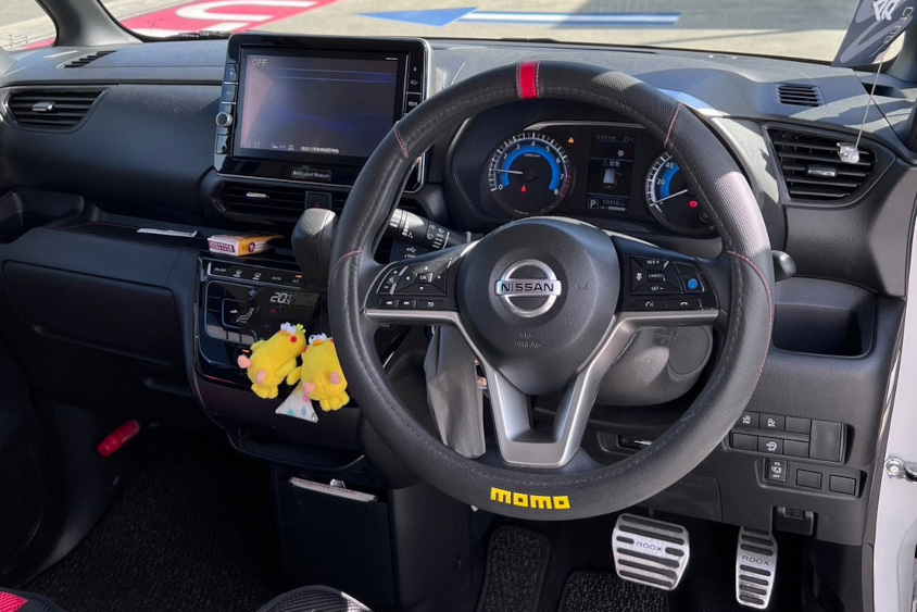 日産・ルークス運転席