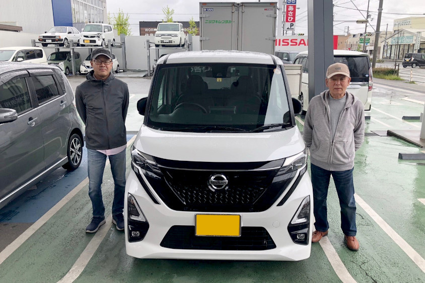日産・ルークスとオーナーさんとお父さん