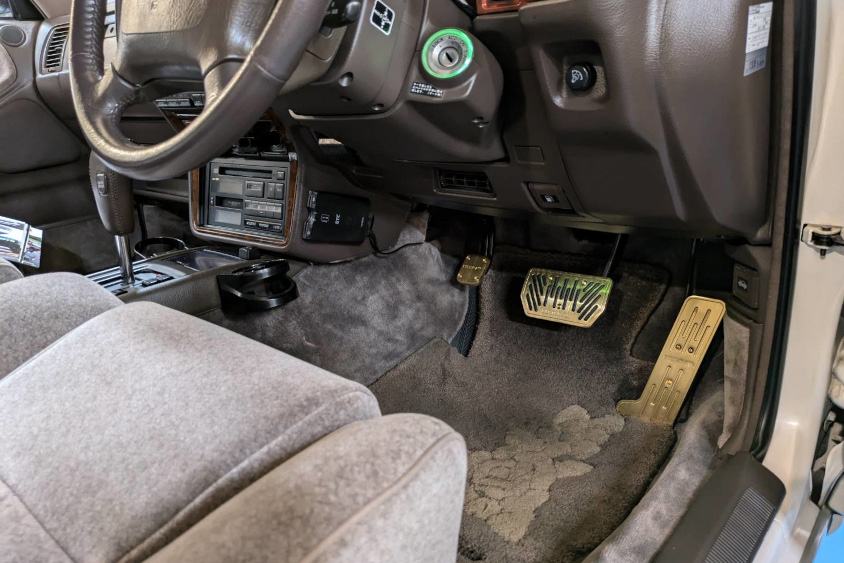 トヨタ・クラウン(130系)のペダル