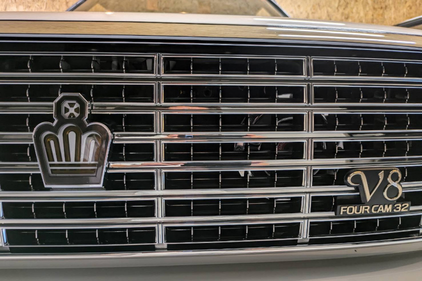 トヨタ・クラウン（130系）のエンブレム