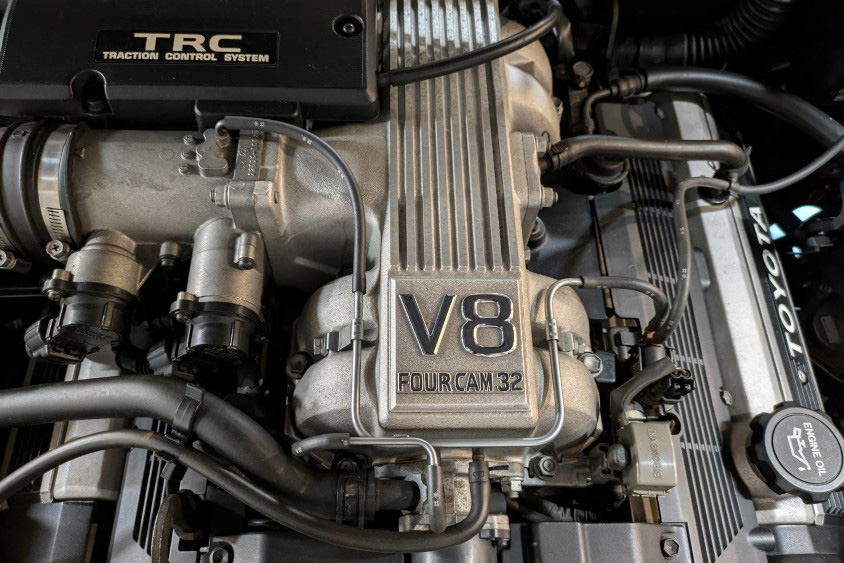 トヨタ・クラウン（130系）のV8エンジン