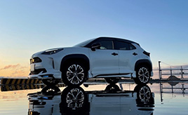 私だけのかっこ可愛いトヨタ・ヤリスクロスが愛おしく、一緒に過ごせるロングドライブが何よりの楽しみ