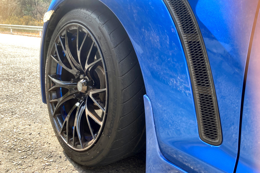 マツダ・RX-8の左フロントタイヤ