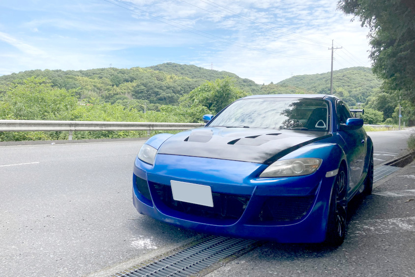マツダ・RX-8と青空