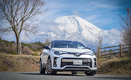 “パンダ”ことトヨタ・C-HRはまさに宝物。片時も離れたくない大好きなクルマと過ごすかけがえのない毎日