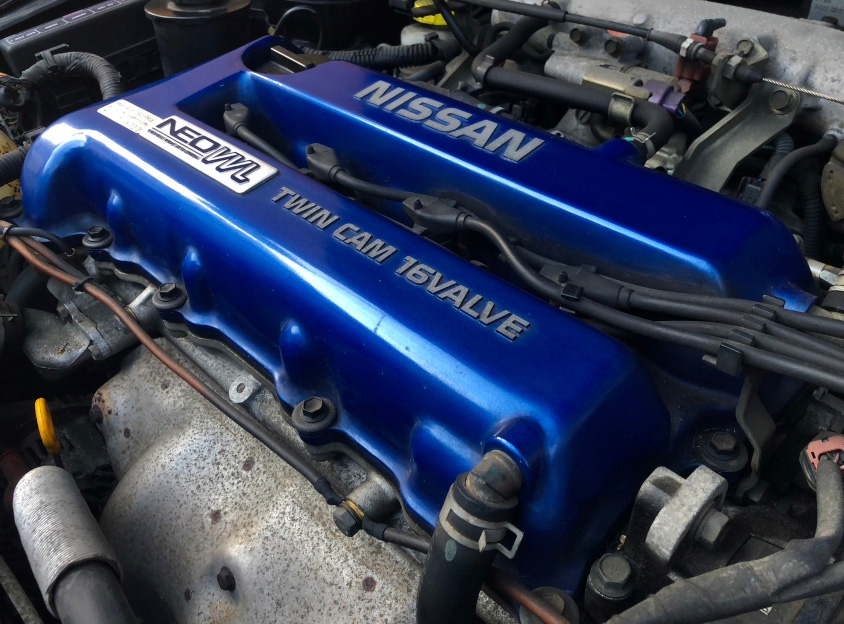 日産・パルサーセリエS-RVエアロセレクションのエンジンルーム