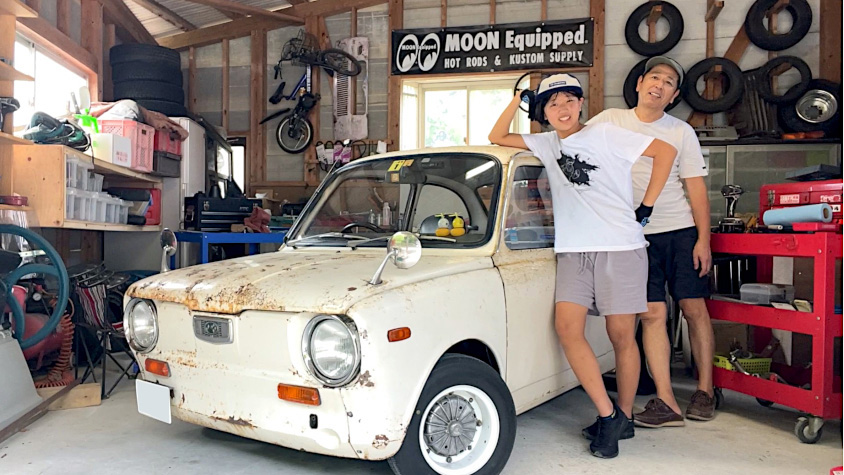 スバル R-2とオーナーさんとお孫さん