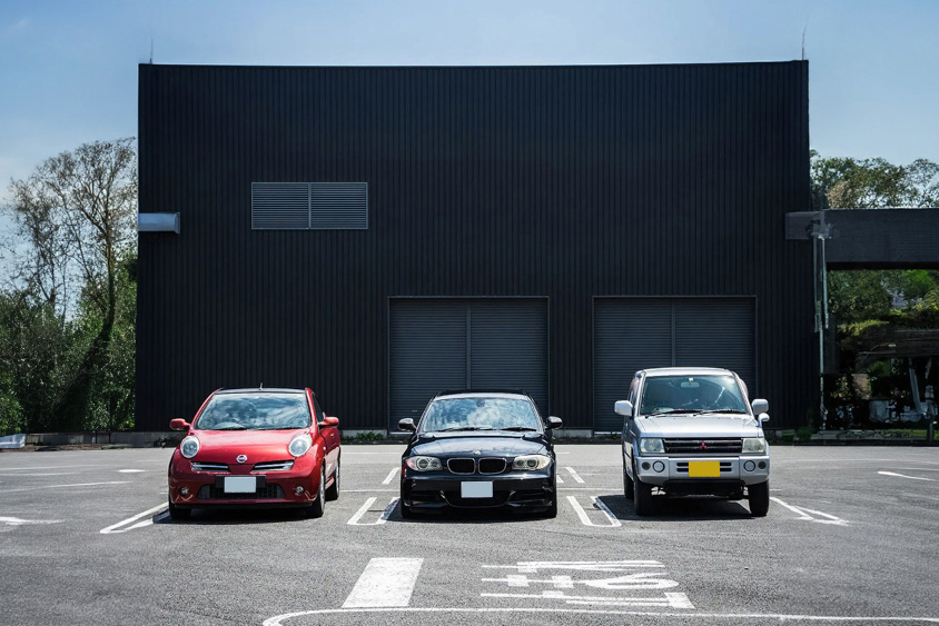 日産・マイクラC+CとBMW M3と三菱・パジェロミニ