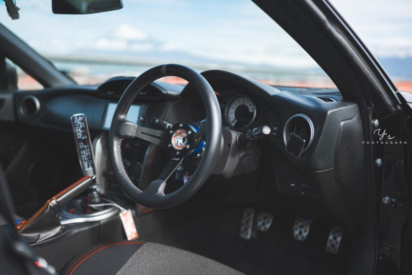 トヨタ・86の運転席