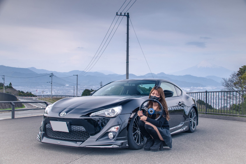 トヨタ・86とオーナーのせーなさん