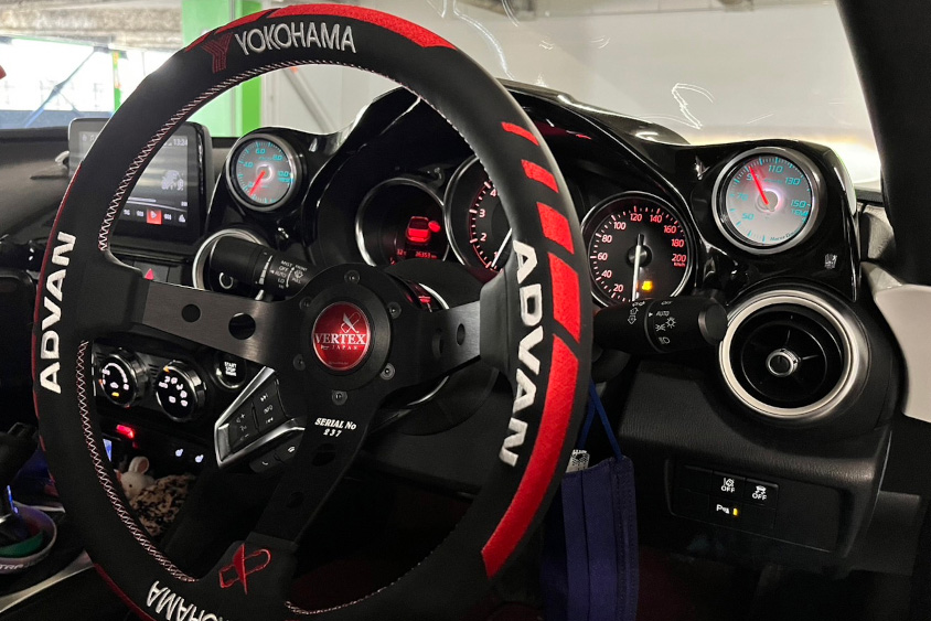 マツダ・ロードスター(ND)の運転席