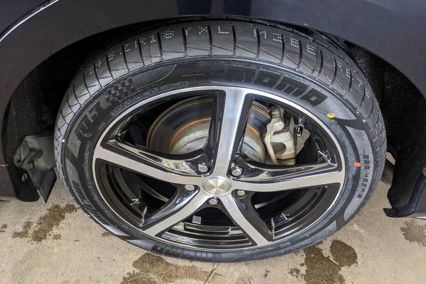 オデッセイのタイヤとホイール