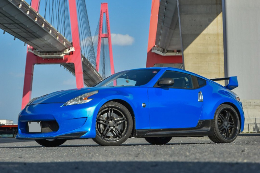 日産・フェアレディZ（Z34）と橋