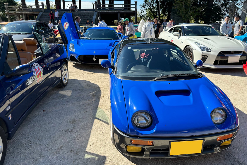 スズキ・キャラの正面