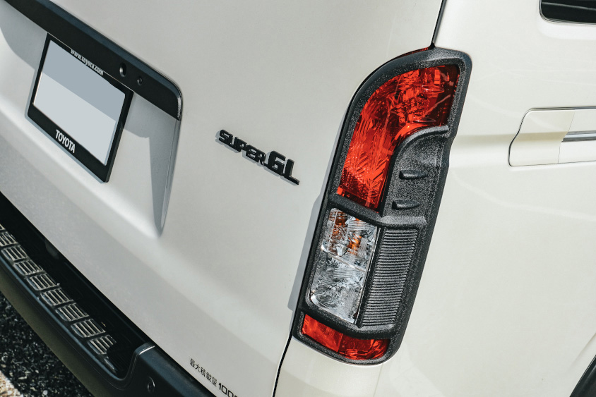 トヨタ・ハイエースのリアランプ